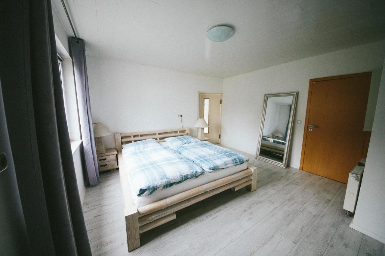 Grosse & Voll Ausgestattete Apartments, Studios, Doppelzimmer, Workspace, Parkplatz, Netflix, Prime & Schnelles Wifi In Ruhiger Lage Mit Garten Rudolstadt Exterior photo
