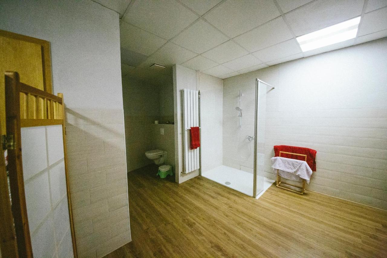 Grosse & Voll Ausgestattete Apartments, Studios, Doppelzimmer, Workspace, Parkplatz, Netflix, Prime & Schnelles Wifi In Ruhiger Lage Mit Garten Rudolstadt Exterior photo