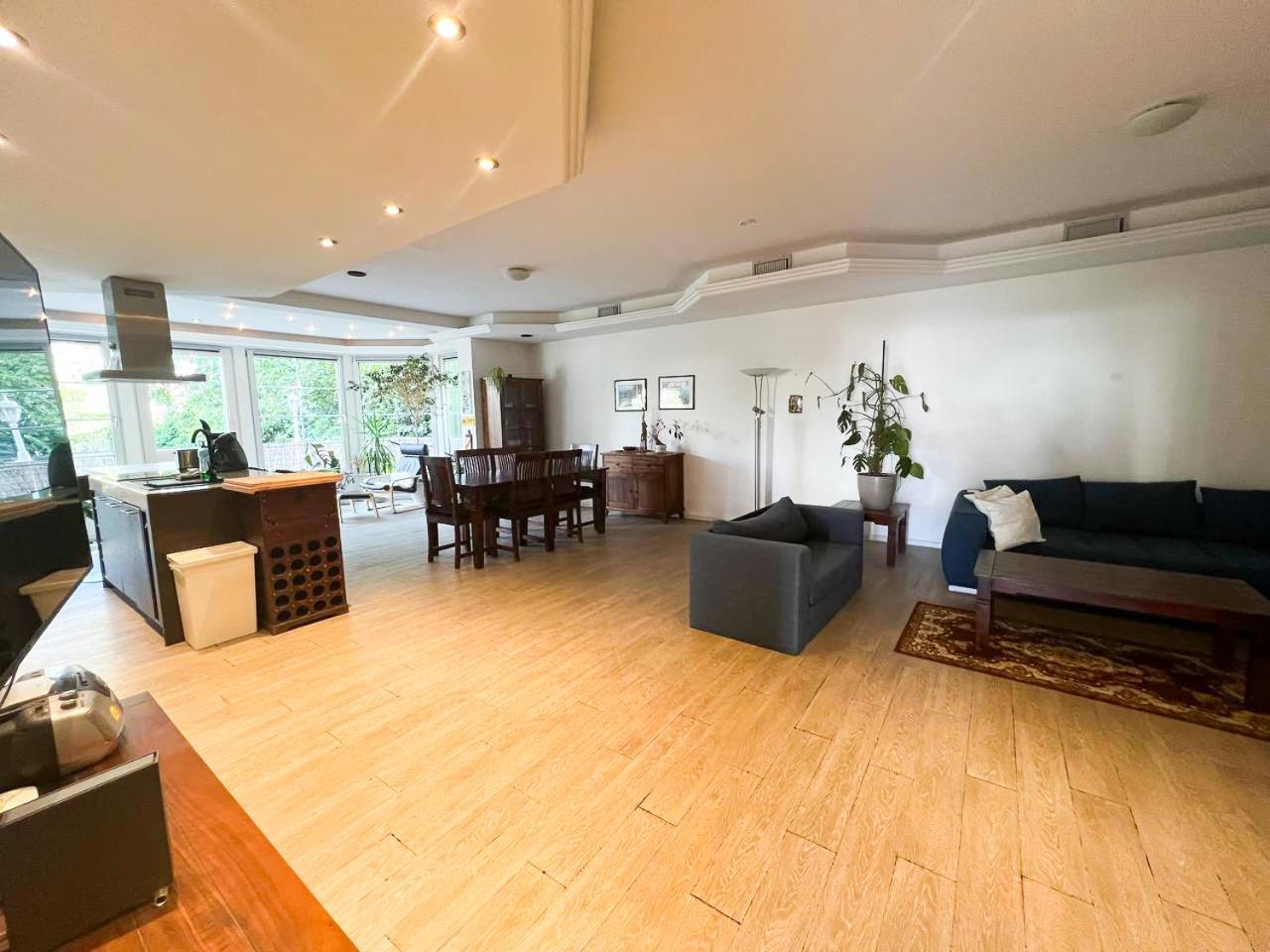 Grosse & Voll Ausgestattete Apartments, Studios, Doppelzimmer, Workspace, Parkplatz, Netflix, Prime & Schnelles Wifi In Ruhiger Lage Mit Garten Rudolstadt Room photo
