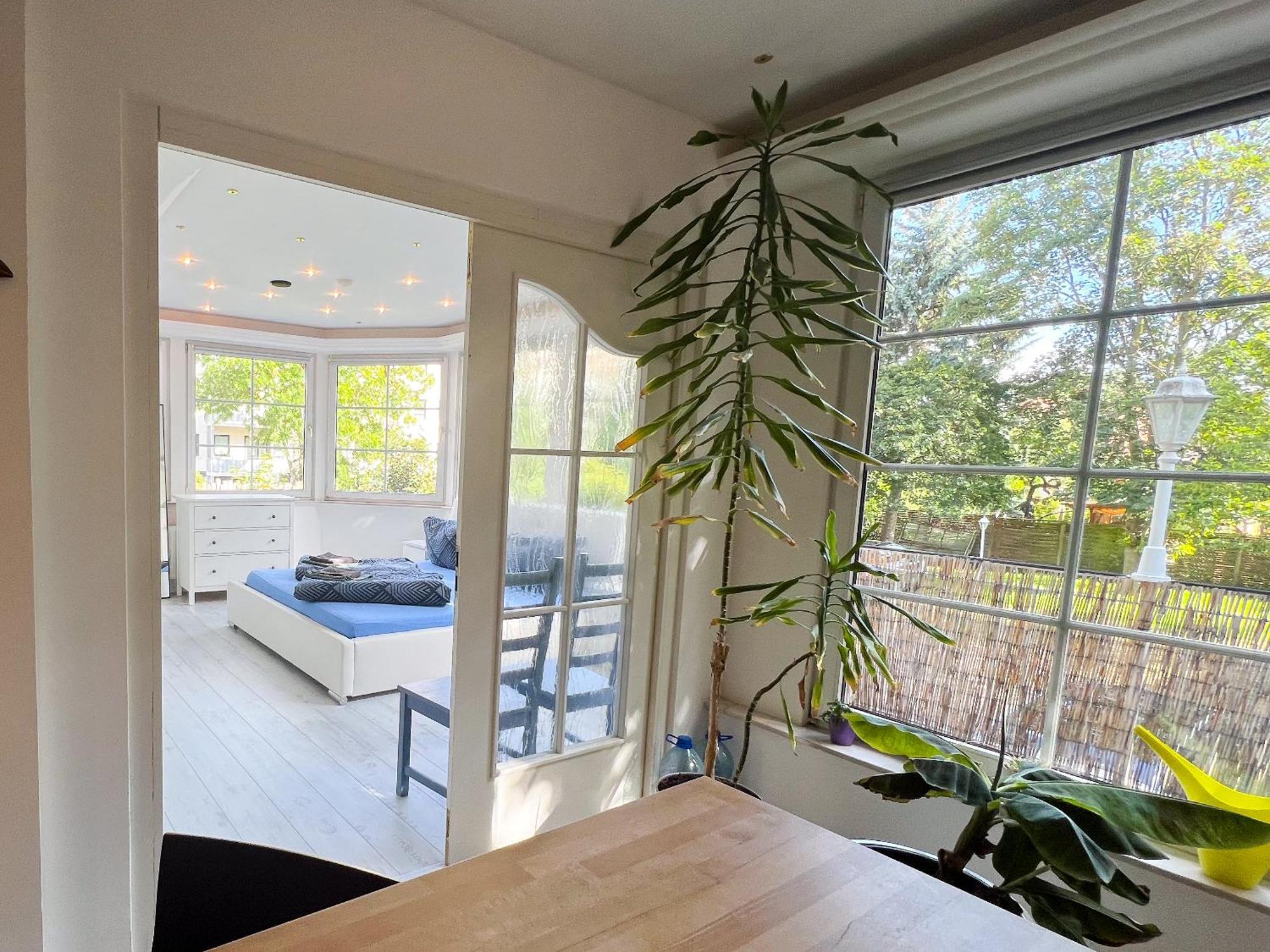 Grosse & Voll Ausgestattete Apartments, Studios, Doppelzimmer, Workspace, Parkplatz, Netflix, Prime & Schnelles Wifi In Ruhiger Lage Mit Garten Rudolstadt Exterior photo